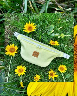 Nalétavé slunečnice na kraji poli si o to vyloženě říkaly. Uvnitř jsou sice narcisky, ale tak bereme to žlutá jako žlutá,...